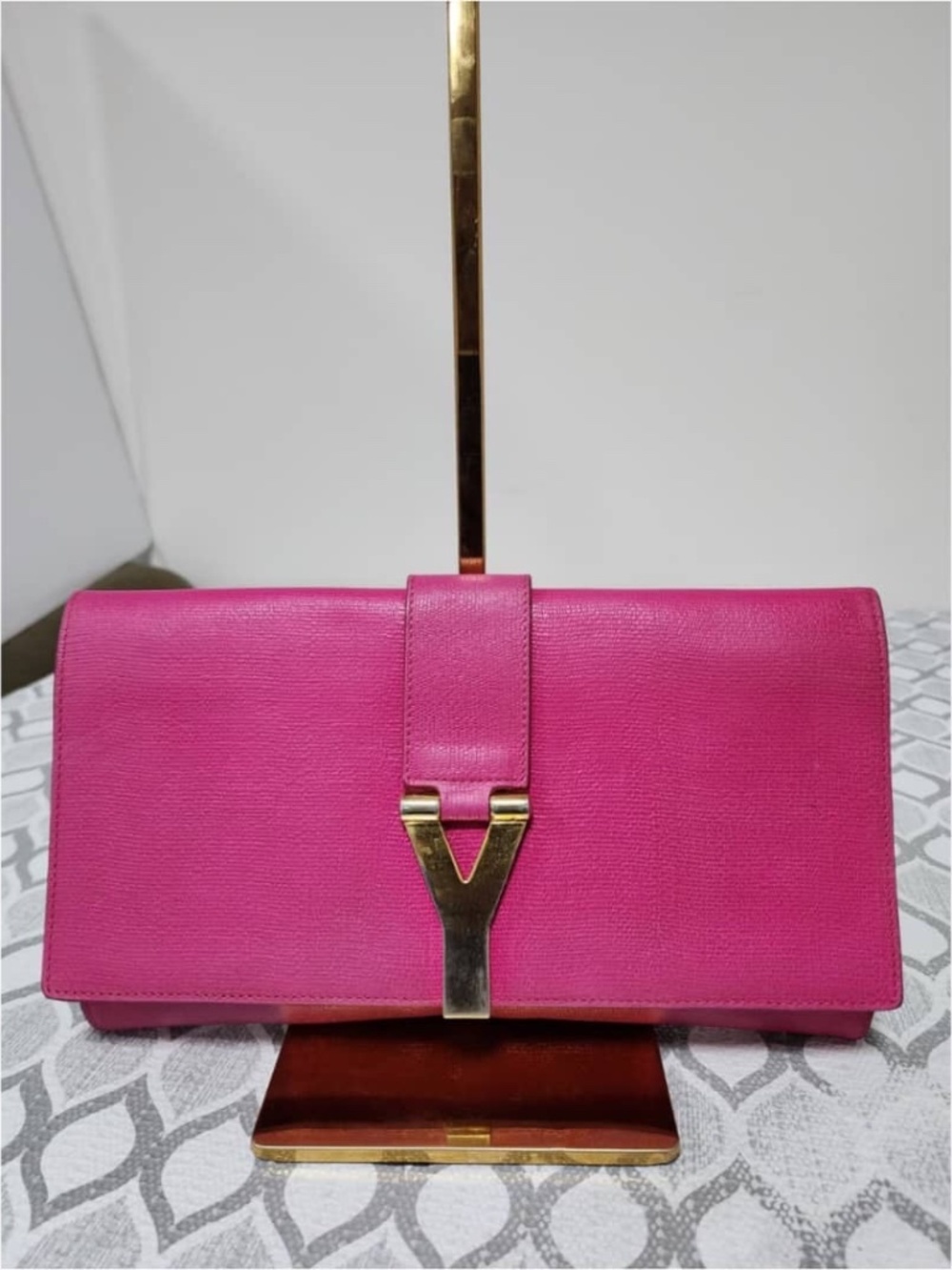 Authentic YVES SAINT LAURENT Calfskin Leather Ligne Y Clutch Bag Pink